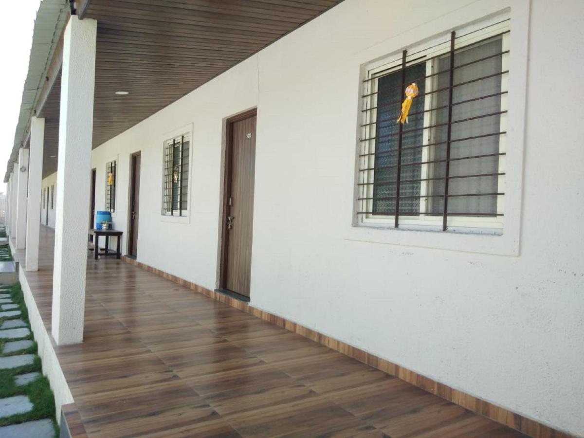 Hotel Krishna Exotica Ahmednagar Exterior photo