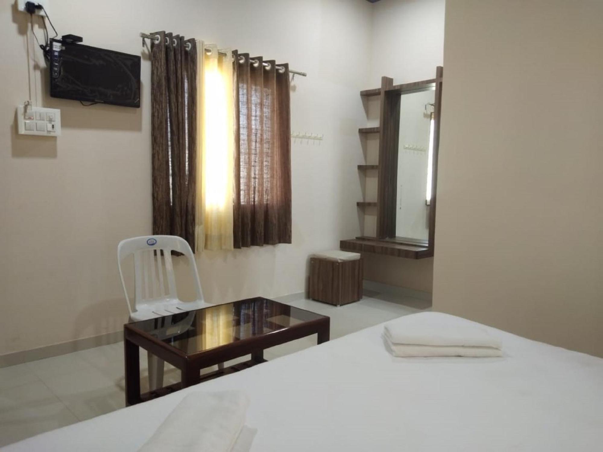 Hotel Krishna Exotica Ahmednagar Exterior photo