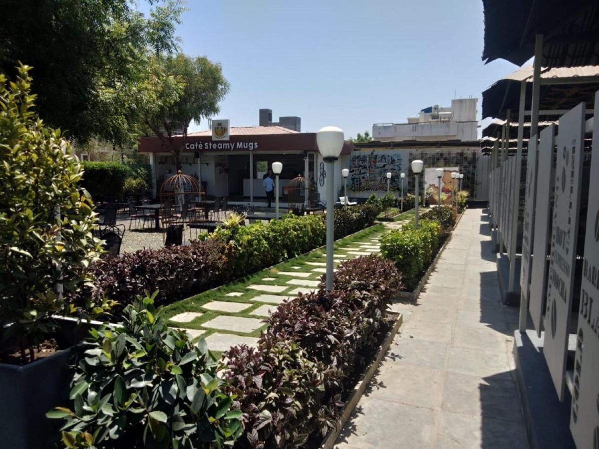 Hotel Krishna Exotica Ahmednagar Exterior photo